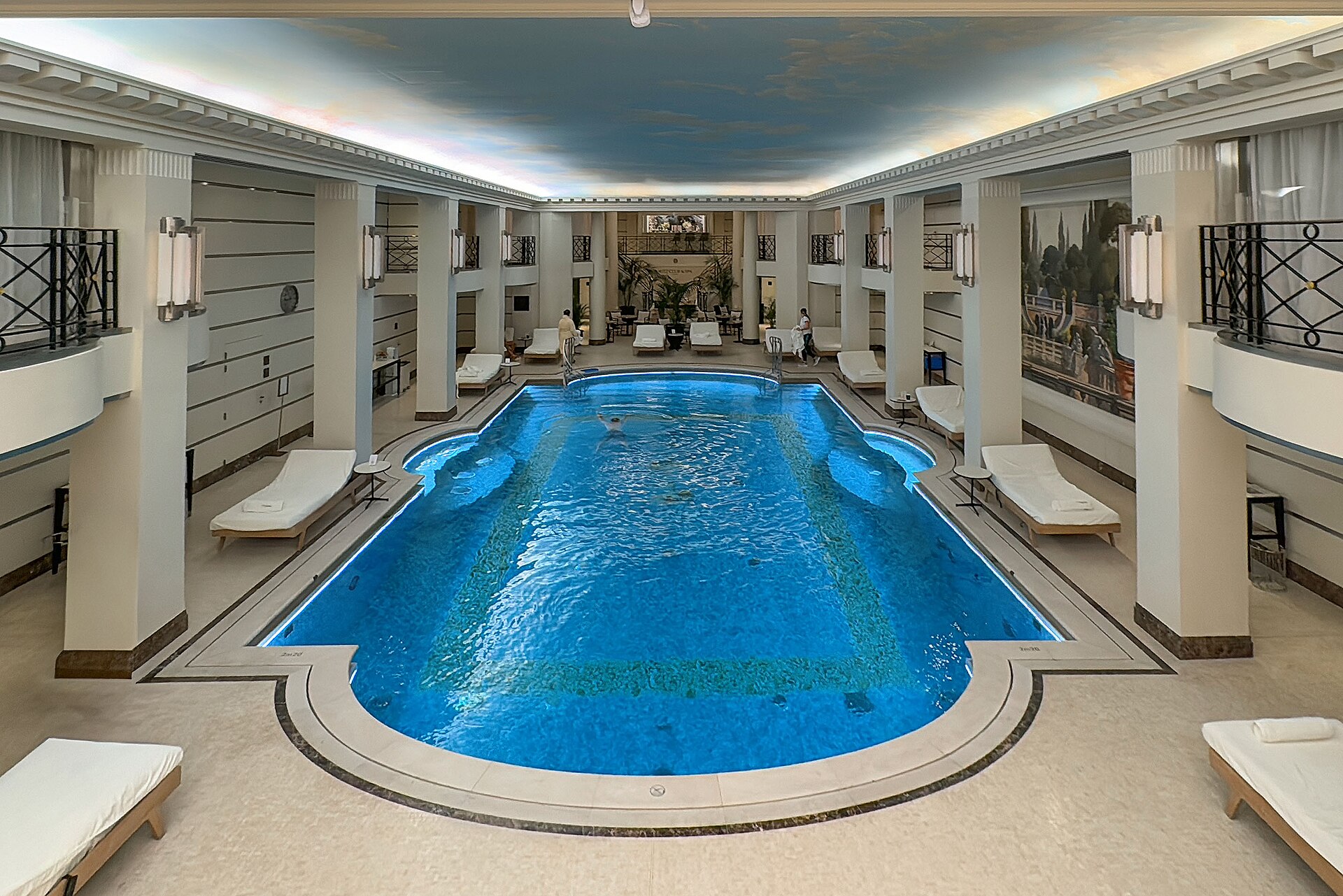 Hotel Ritz, view 2