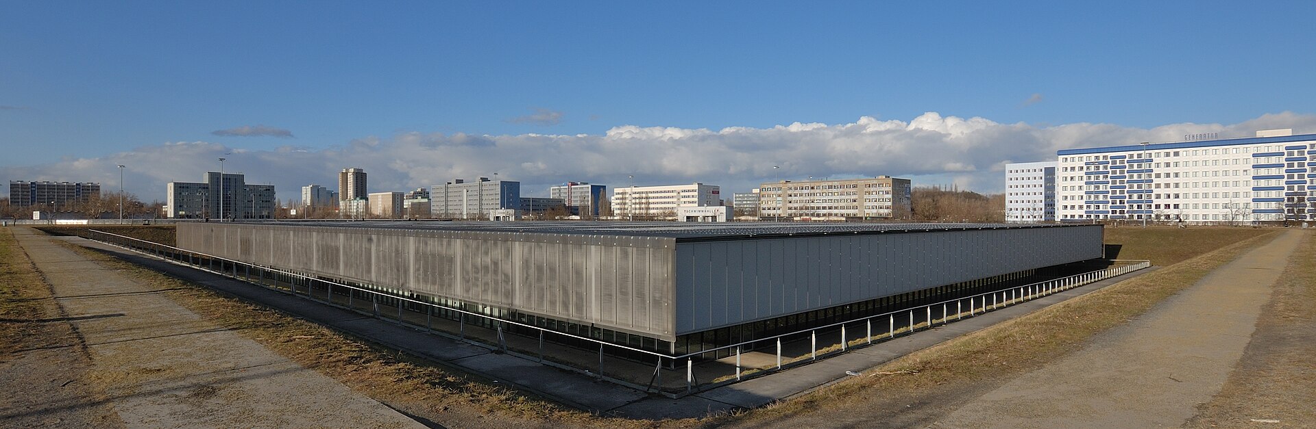 Schwimm- und Sprunghalle im Europasportpark (SSE), view 2