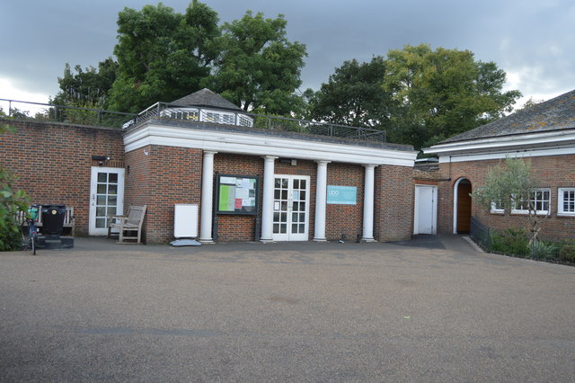 The Serpentine Lido