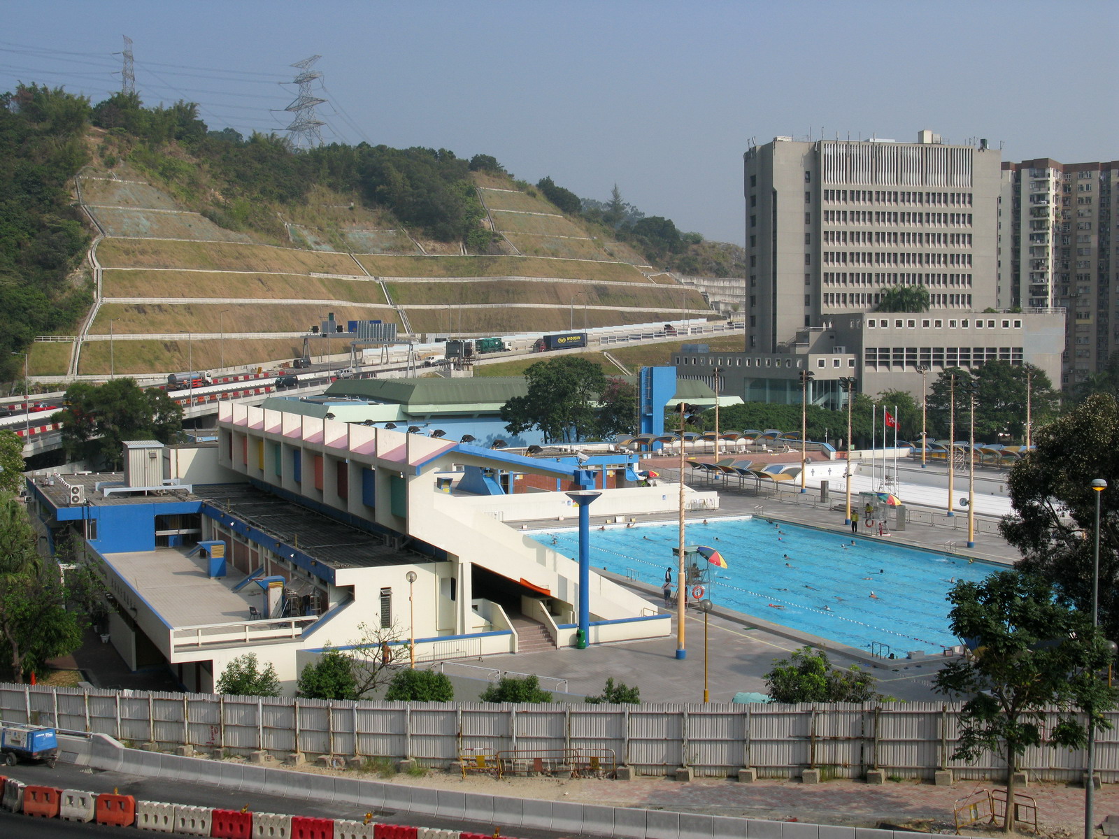 Lai Chi Kok Park Swimming Pool | 荔枝角公园游泳池