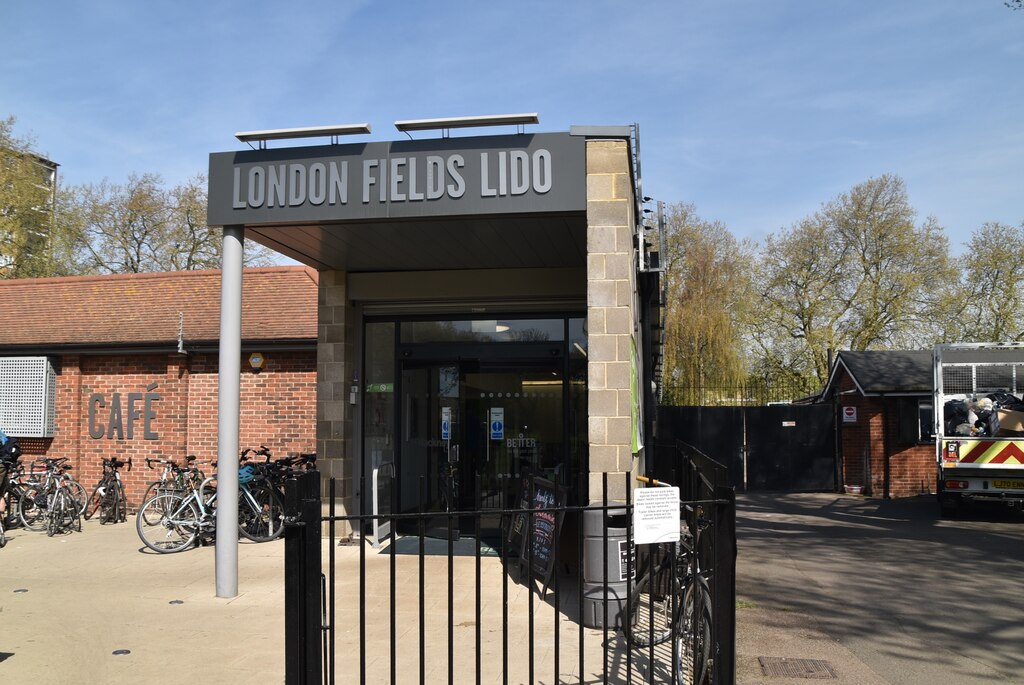 London Fields Lido, view 2