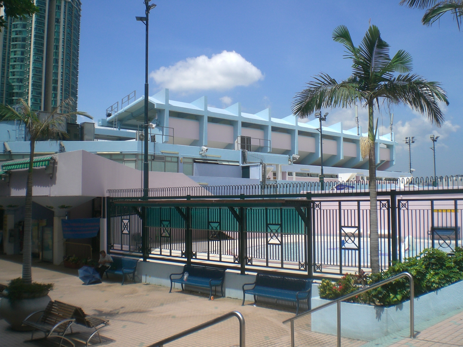Tai Wan Shan Swimming Pool | 九龍紅磡環海街7號